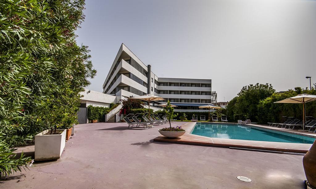 Hotel Enterprise Montalto di Castro Bagian luar foto